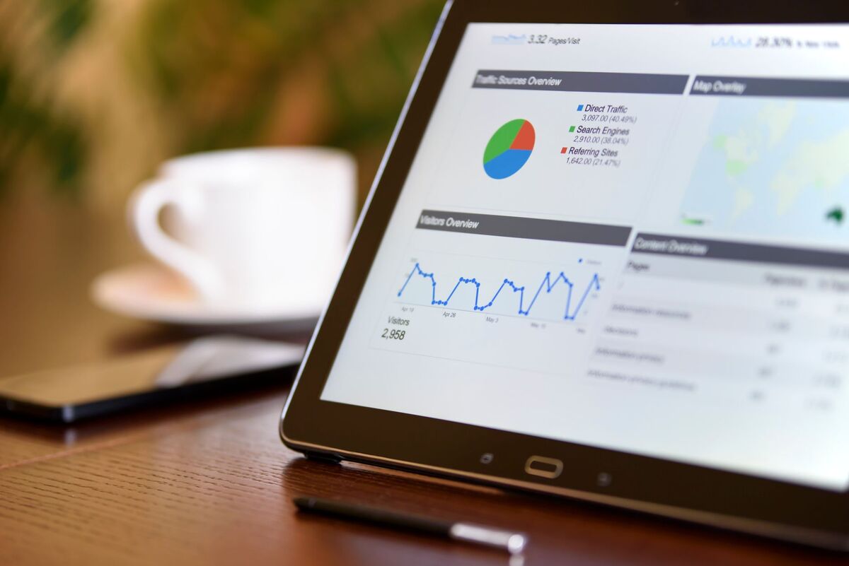Approfondimento SEO: Farsi citare dall'AI: come si misura (e si costruisce) la visibilità nelle risposte generative con Semalt