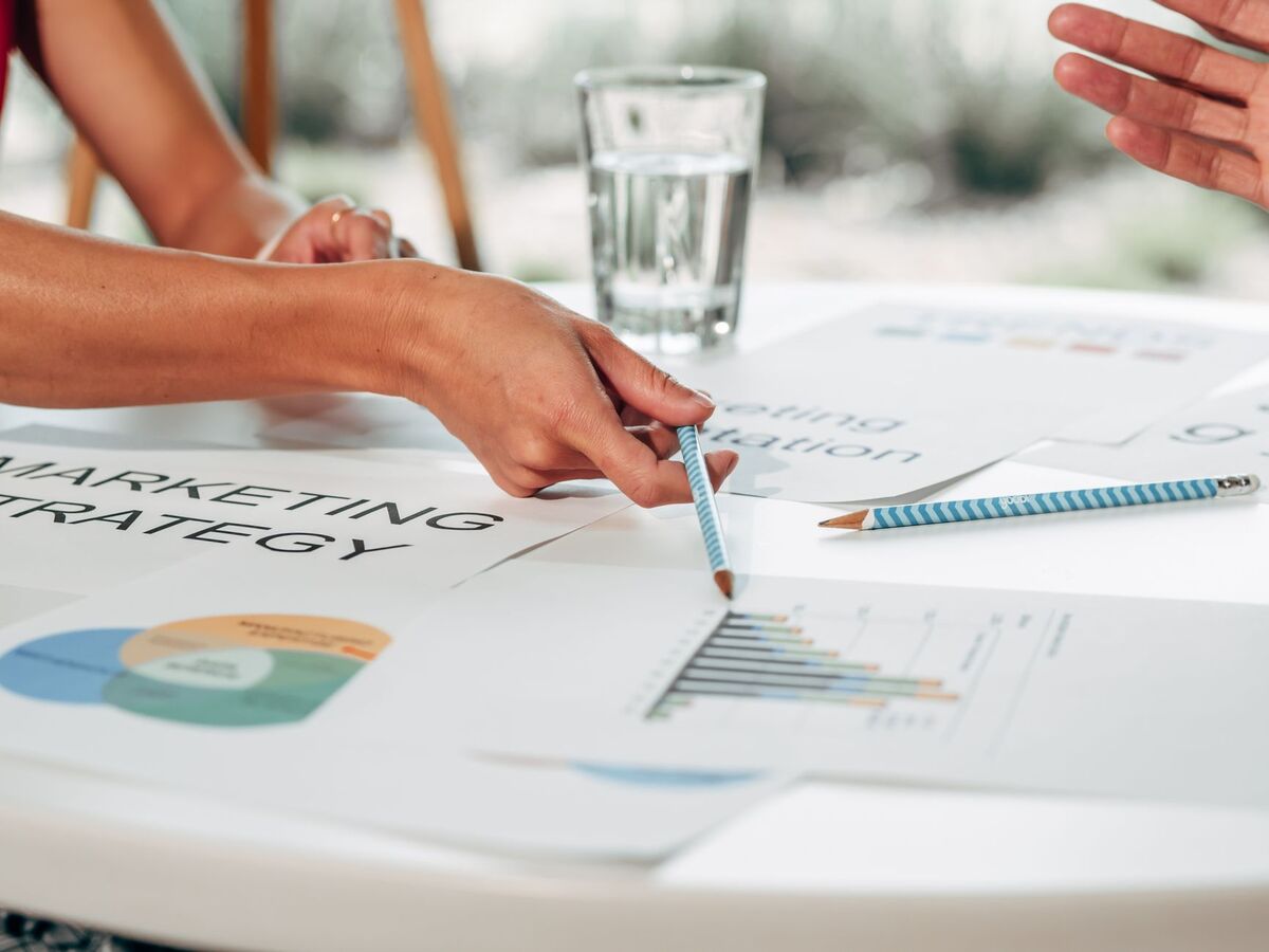 Approfondimento SEO: E-commerce moda e design: monitorare posizioni, stagioni e concorrenti con Semalt