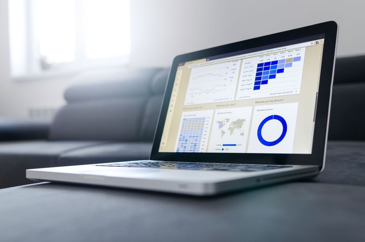 Approfondimento SEO: Gestire venti clienti SEO senza annegare nei report: il metodo con Semalt